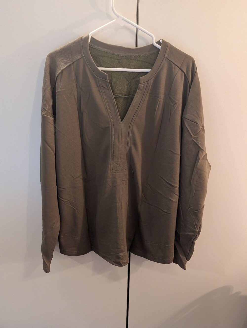 Shewin Women's 2XLOlive Green Long-Sleeve Vneck Blouse NWT